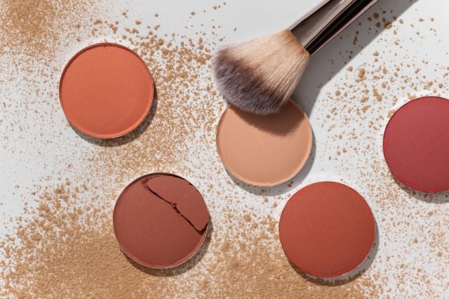 Blush Draping: مكياج الخدود الطبيعي الرائج