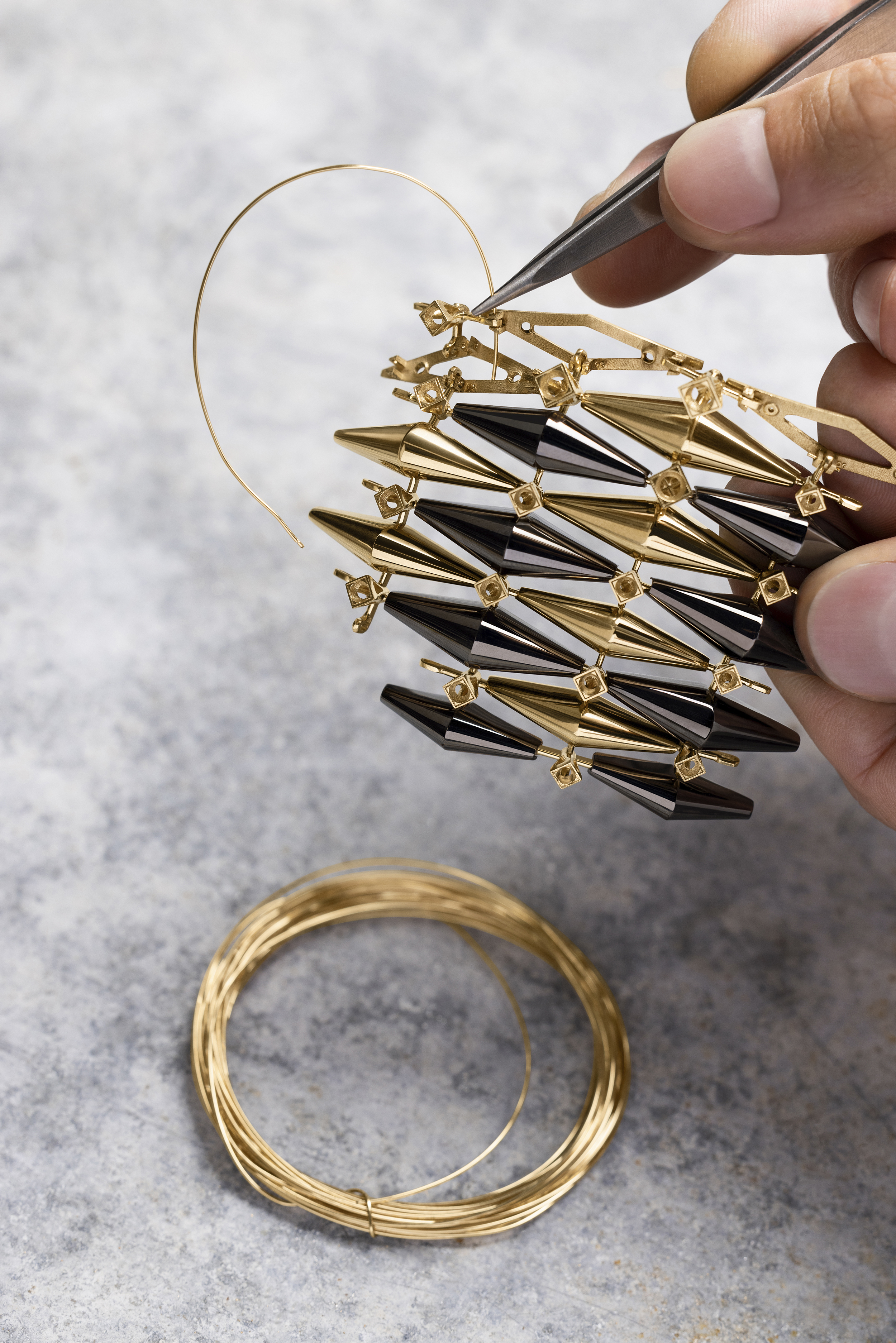 خاتم وأقراط أنيقة من فيمينيني