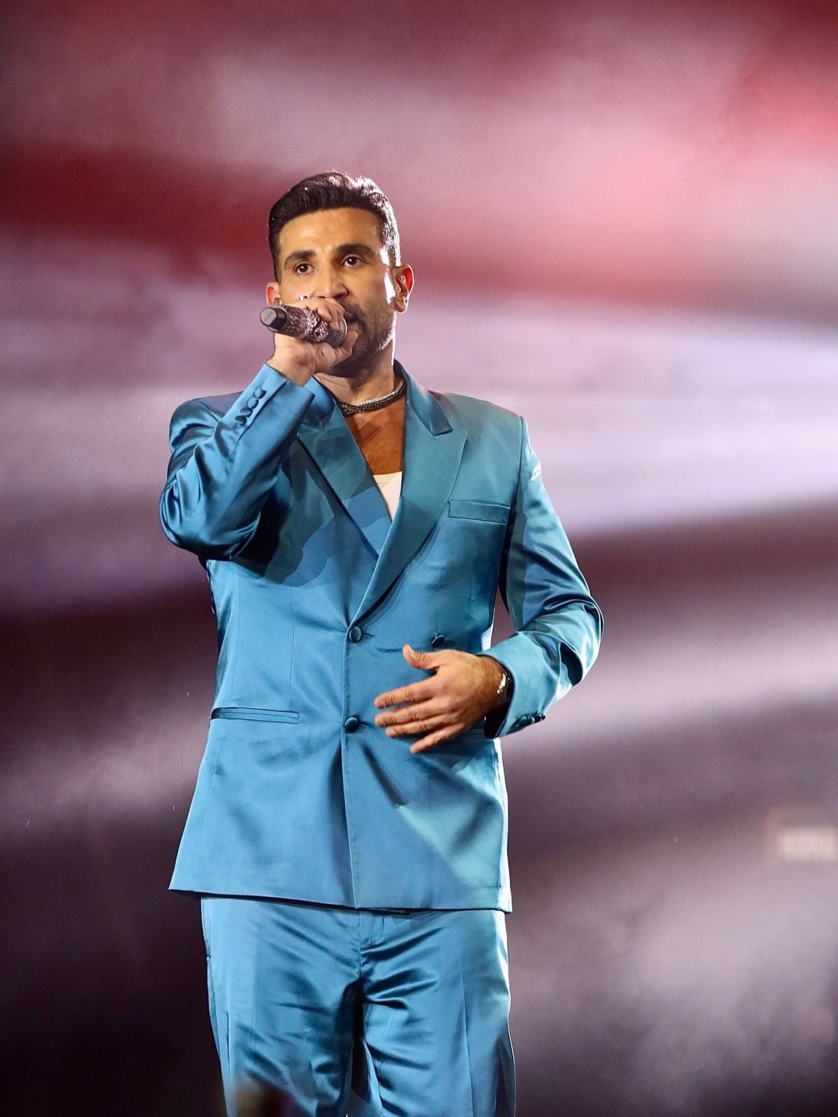 أحمد سعد يعلن إلغاء حفل البحرين قبل موعده بأسبوع