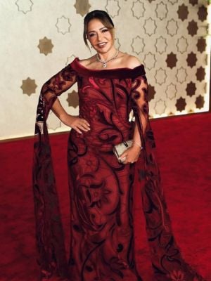 ليلى علوي تدعم محمد منير في أزمته الصحية الأخيرة