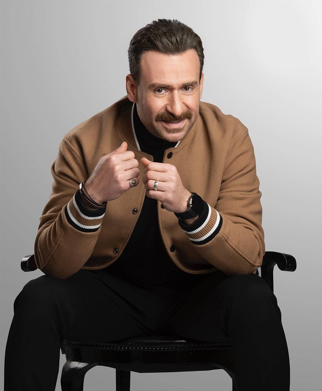 نضال الشافعي يتحدث عن شعوره لحظة نزوله القبر لدفن زوجته (فيديو)