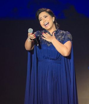 شيرين عبدالوهاب تتلقى دعماً بعد نقلها بسيارة إسعاف الى منزل فنانة شهيرة