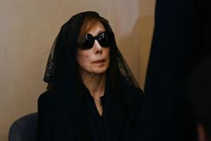 فيروز تودّع نجلها هلي الرحباني بعد أشهر قليلة على رحيل زياد الرحباني