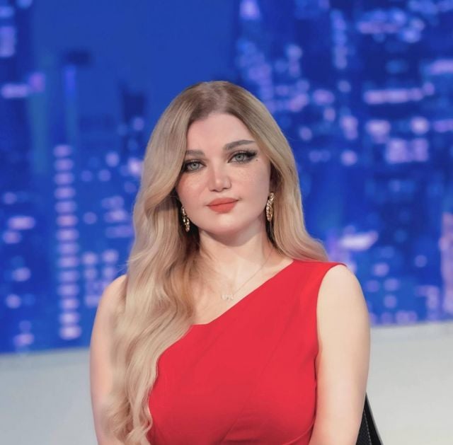 ياسمين الخطيب تدافع عن محمد صبحي وتهاجم إعلامية