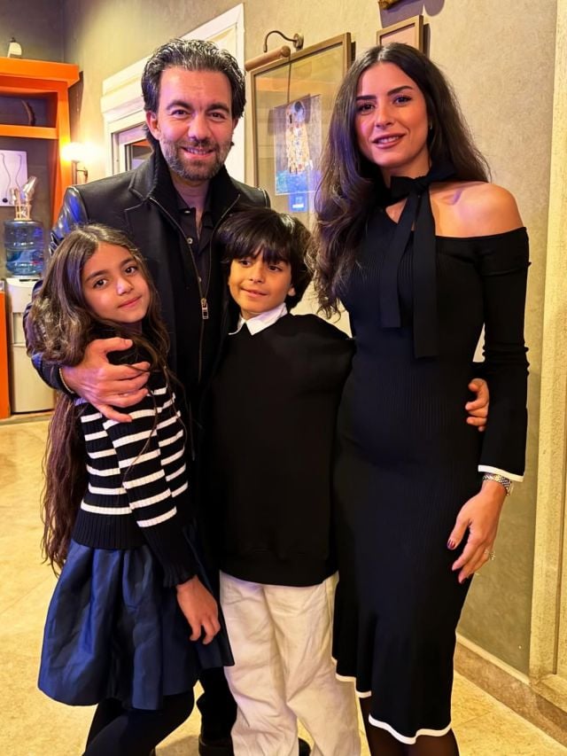 شريف رمزي وريهام أيمن ونجلاهما