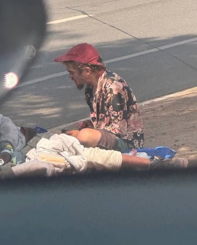 تايلور تشيس يعيش بلا مأوى في الشوارع وعائلته تعلق