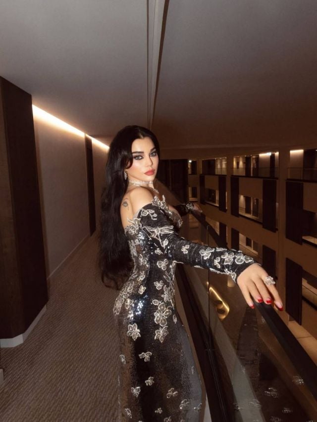 النجمات اللبنانيات يشعلن ليلة رأس السنة بإطلالات استثنائية