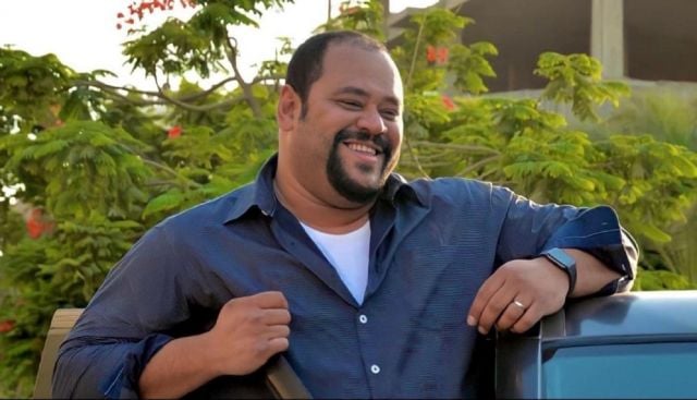 محمد ممدوح يتحدث عن الشيء الذي يتوتر فيه بسبب أحمد عز (فيديو)