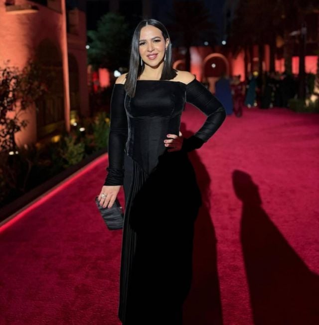 إيمي سمير غانم تكشف للمرة الأولى تفاصيل تعاملها مع والديها في فترة كورونا (فيديو)