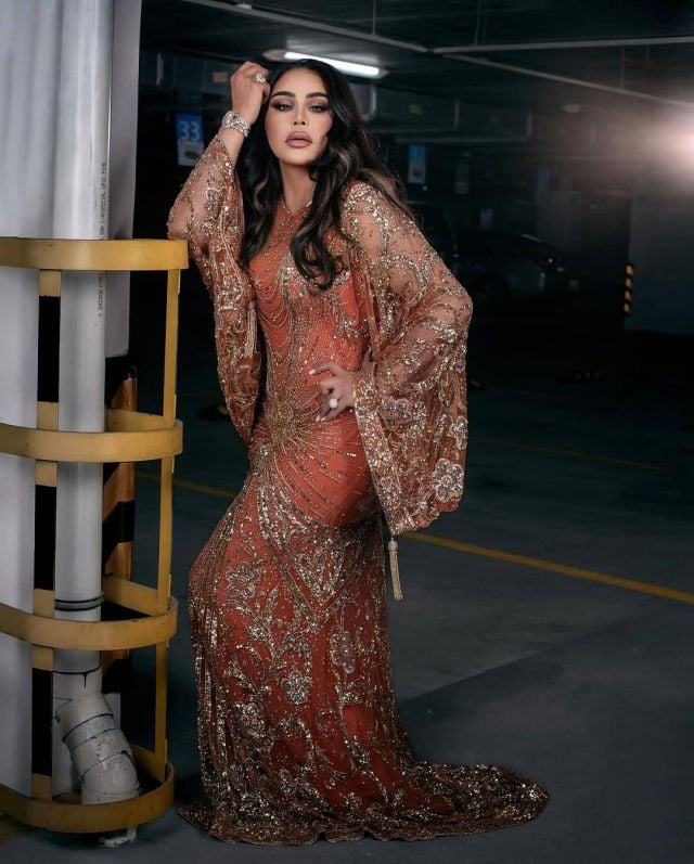 أحلام بتصميم يجمع بين الكلاسيكية واللمسات الشرقية