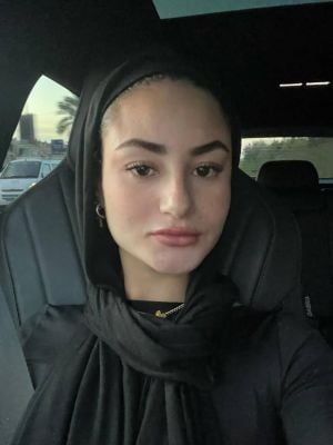 ملك حسن تفاجئ الجميع بارتدائها الحجاب