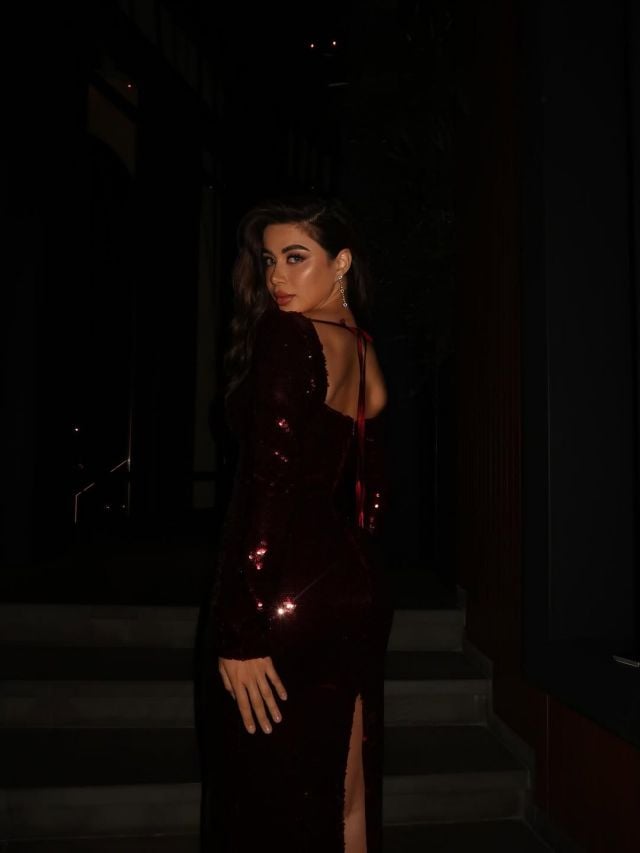 يارا السكري بفستان أحمر أنيق