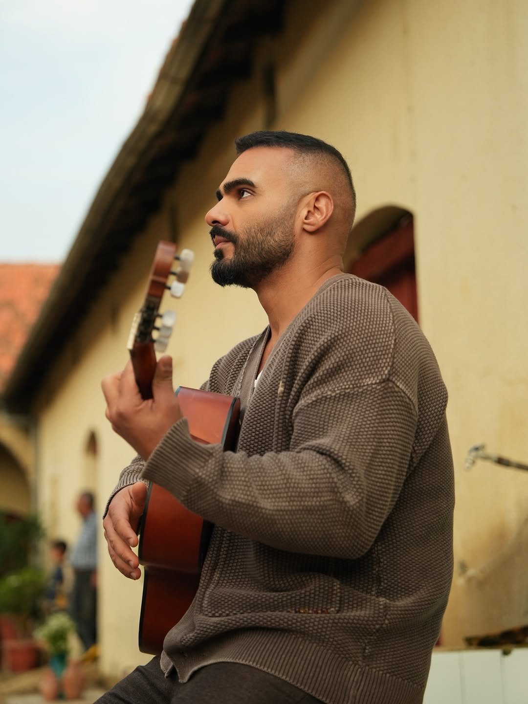 جوزيف عطية يحسم الجدل ويوضح طبيعة علاقته ببيرلا حرب