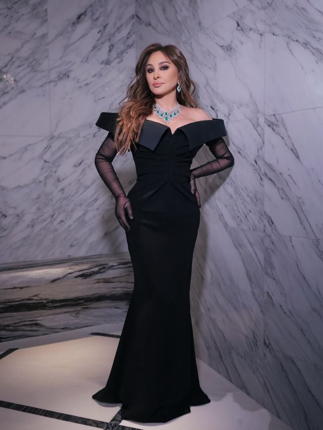 إليسا بفستان أنيق من نيكولا جبران