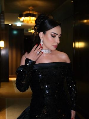 إبنة امل عرفة كبرت وباتت شابة حسناء.. تعرفوا إليها