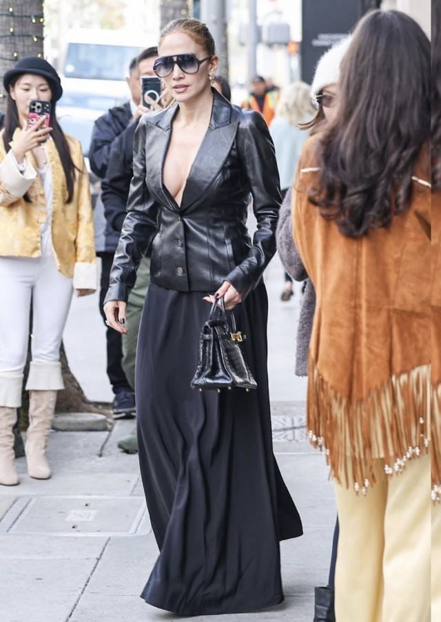 جينيفر لوبيز تتسوق