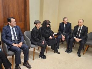 فيروز تتلقى العزاء بابنها هلي الرحباني وسط حضور فني ورسمي مؤثر