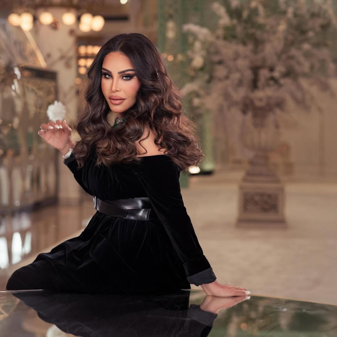 أحلام الشامسي ترفع سقف الجرأة في أحدث إطلالاتها