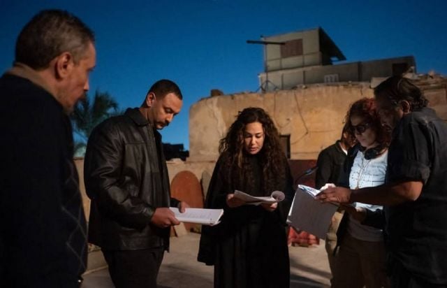 هند صبري واحمد خالد صالح ومراجعة أحد المشاهد