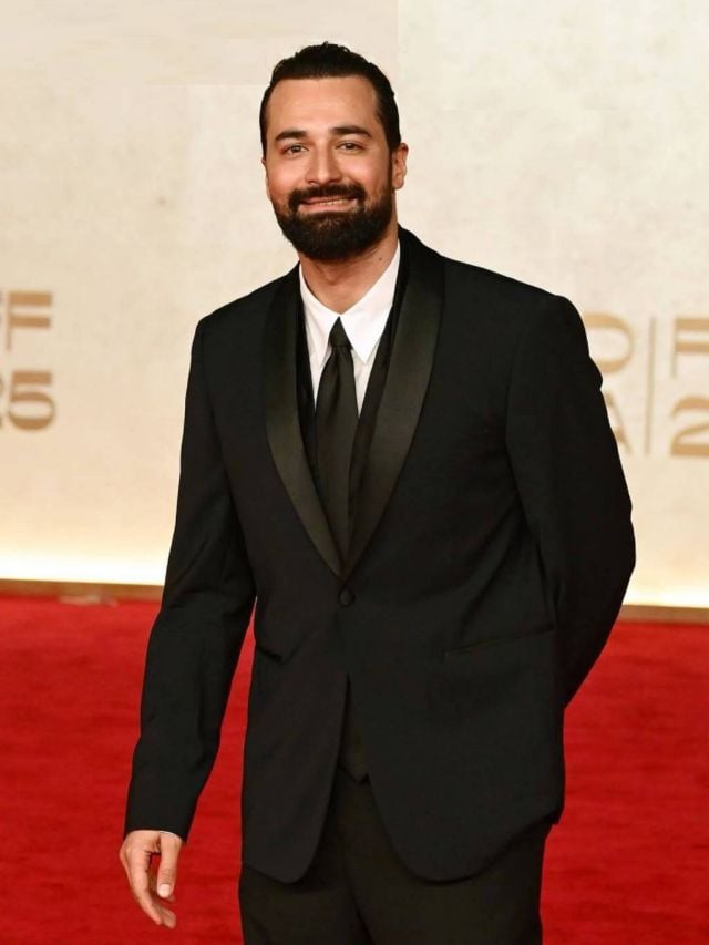 الفنان أحمد حاتم