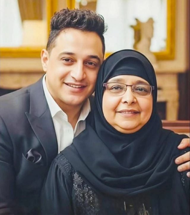 رضا البحراوي ووالدته