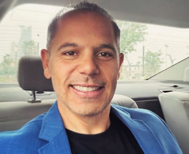 رامي إمام يتحدث عن موقف عادل إمام بعد تشاجرهما في المسرح (فيديو) 