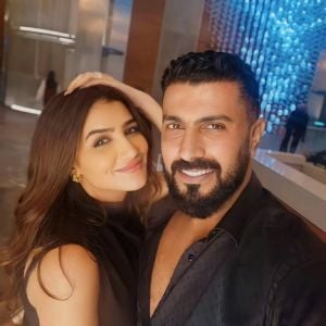 محمد سامي يفاجئ مي عمر في موقع تصوير "الست موناليزا"