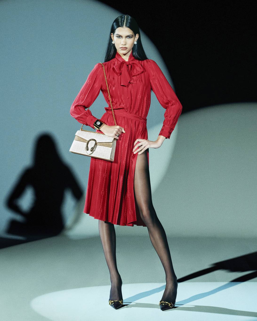 تألقي بمجموعة GUCCI الأنيقة.. فخامة الألوان والتصاميم