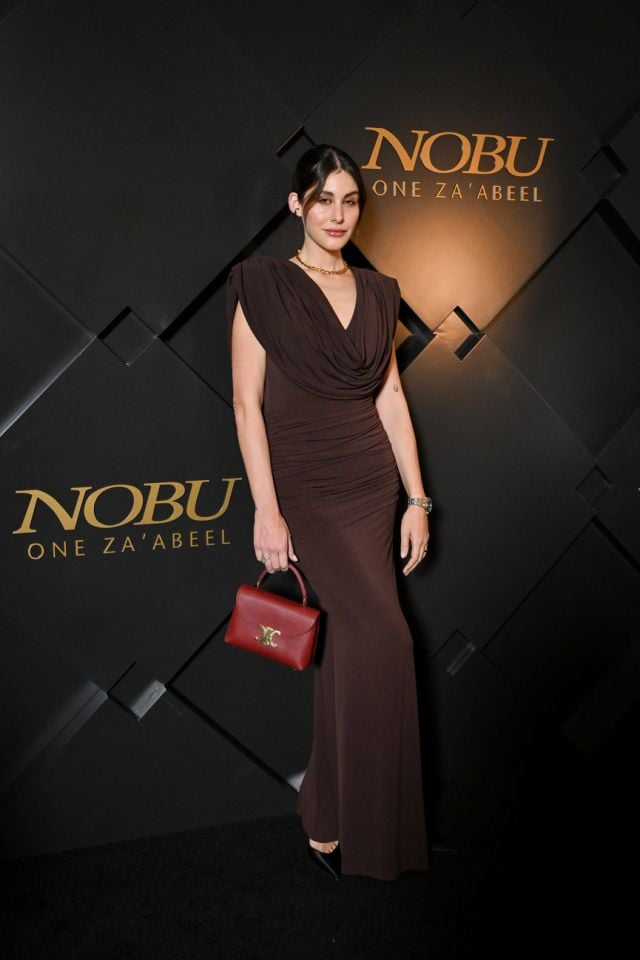 نور عريضة بإطلالة متوازنة تخطف الأنظار