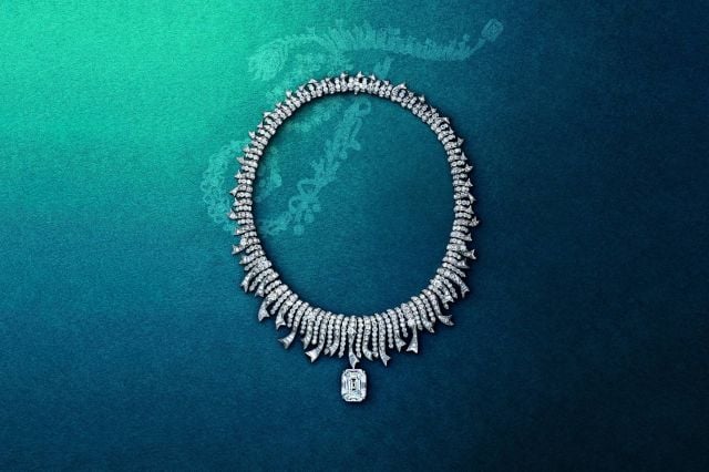 عقد من مجموعة مجوهرات Tiffany & Co