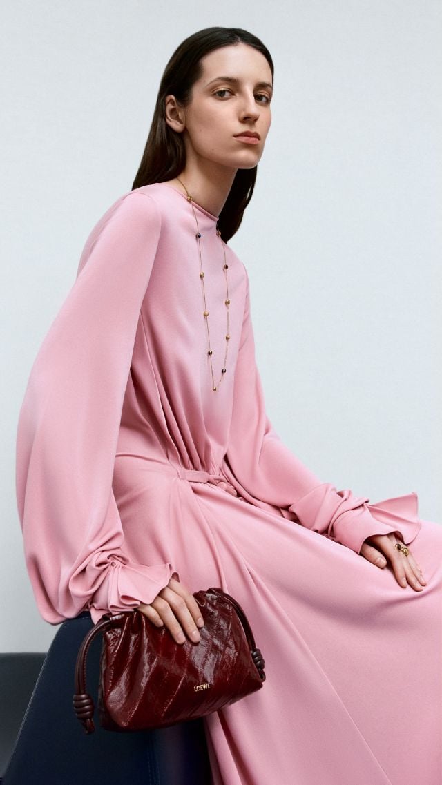 LOEWE تطلق تشكيلة مصغّرة وحصرية احتفاءً بشهر رمضان