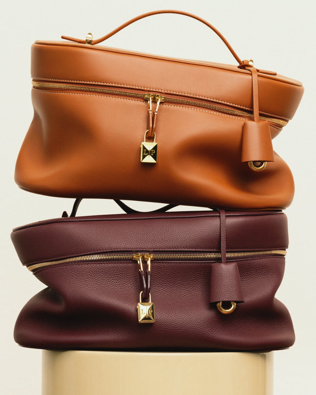 لورو بيانا لربيع وصيف 2026 حقيبة ناعمة جدًا 