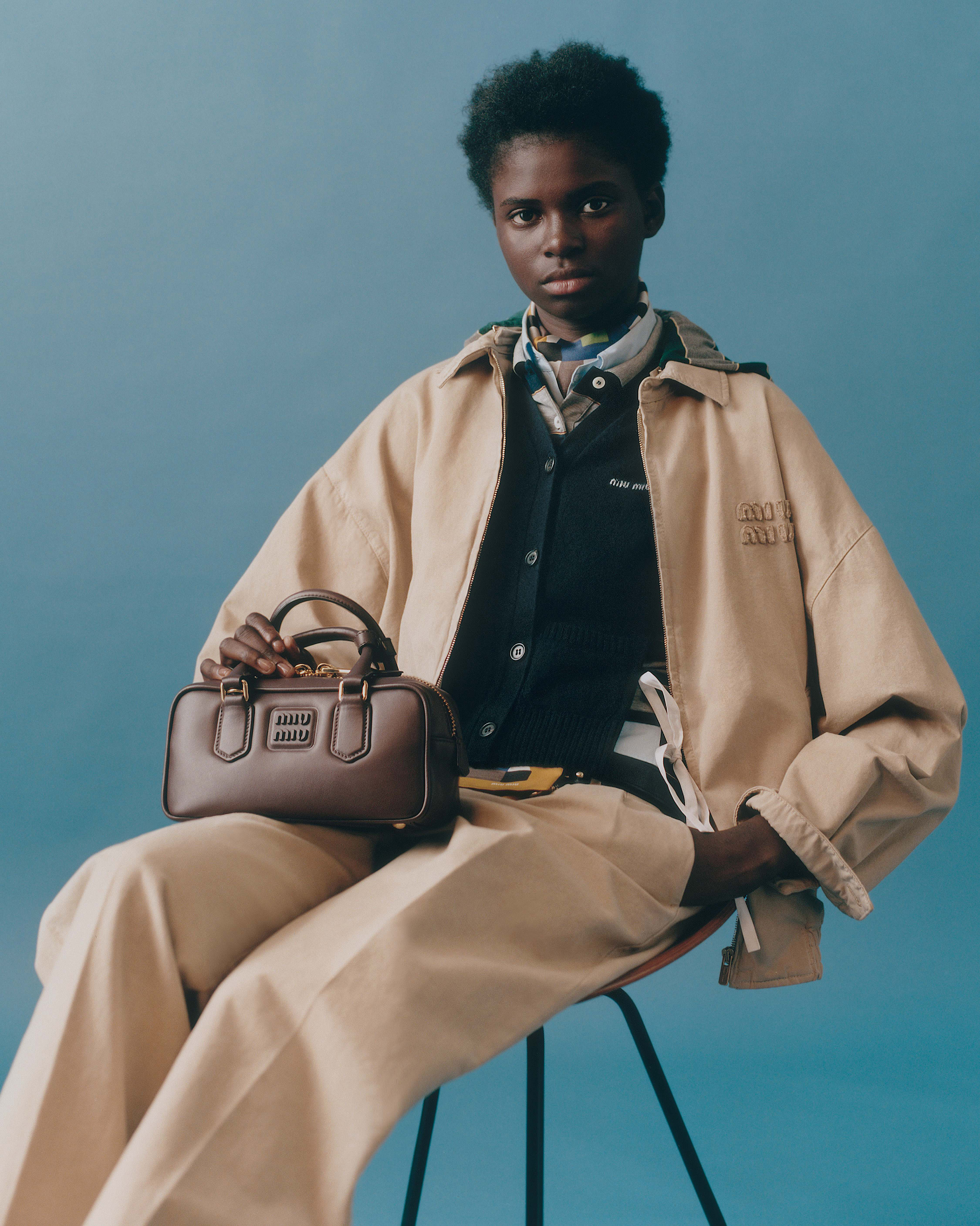 اطلالة كاملة من ميو ميو