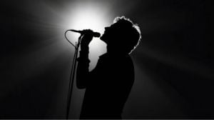 المغنّي باري مانيلو مُصاب بالسرطان ويكشف تفاصيل حالته الصحية 