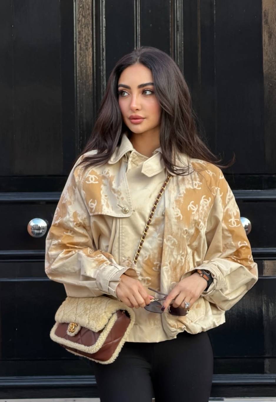 نور الغندور تعشق نقشة Chanel المميزة