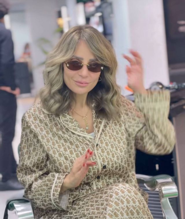 ريم البارودي تغيّر لون شعرها