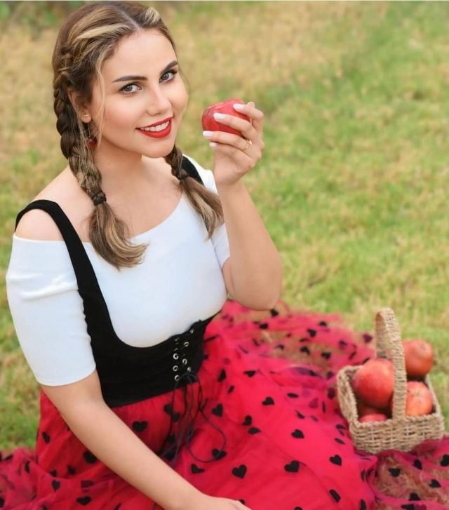 الممثلة العراقية مينا نور الدين