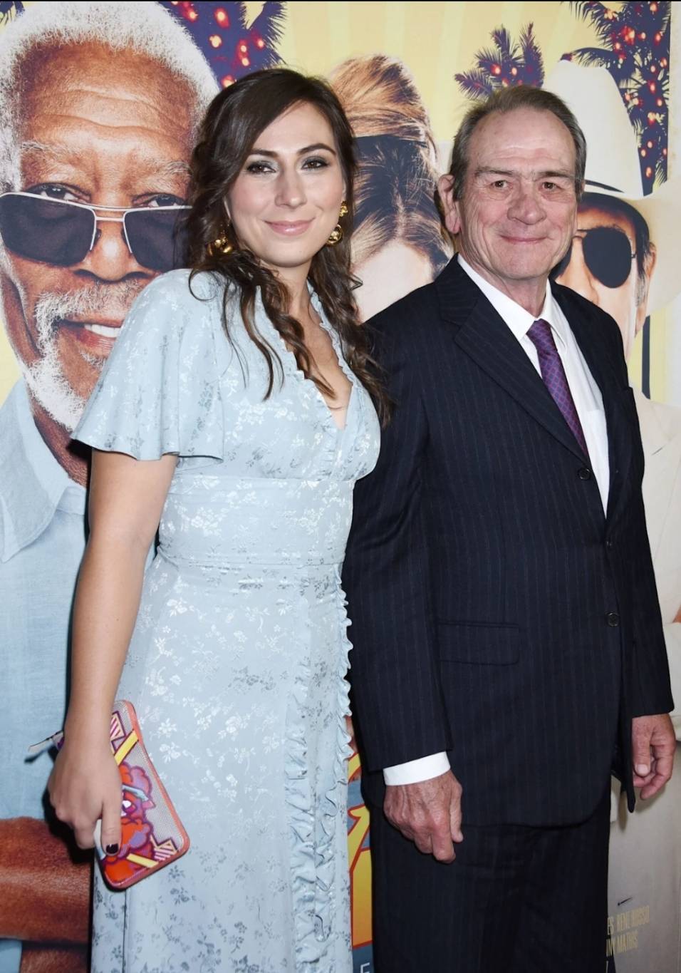 أول تعليق من تومي لي جونز على وفاة إبنته فيكتوريا المأساوي في فندق | مجلة لها