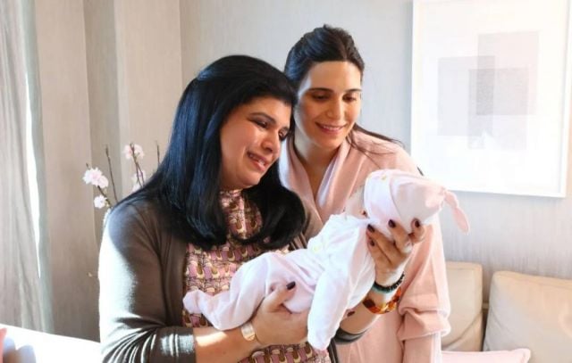 الأميرة سمية بنت الحسن تبكي عند رؤية حفيدتها الجديدة