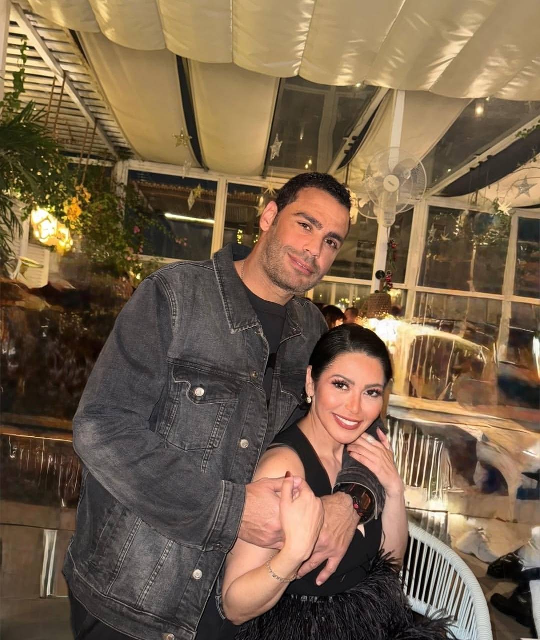  لقاء الخميسي في تعليق غريب على أزمة زوجها وإيمان الزايدي