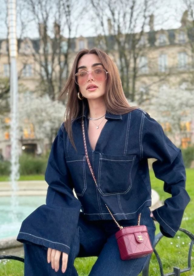 هنا الزاهد بالكاجوال الأنيق 