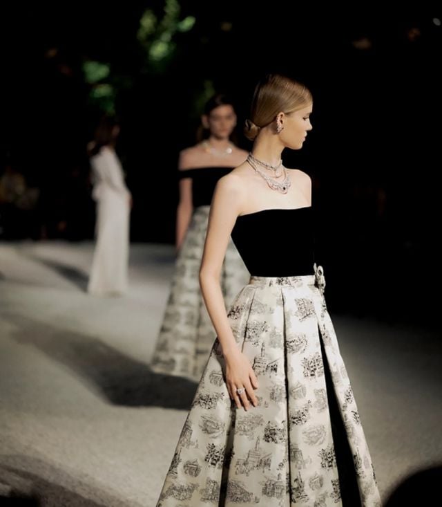 مجوهرات Diorama الفاخرة 