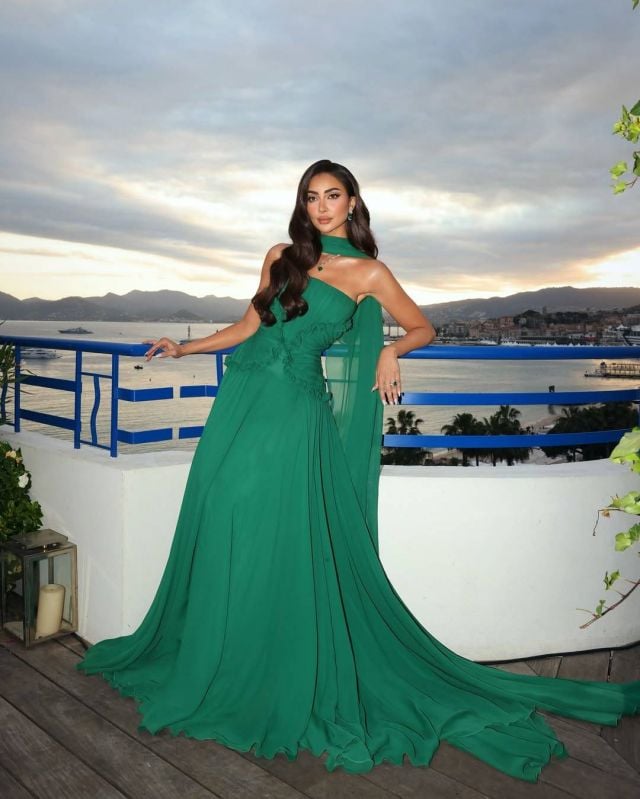 نور الغندور تخطف الأنظار بالأخضر الجذّاب