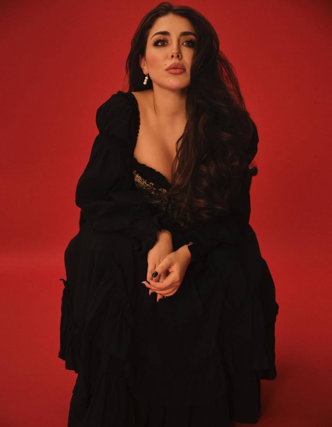 إطلالة جريئة بالأسود... هيا مرعشلي تخطف الأنظار