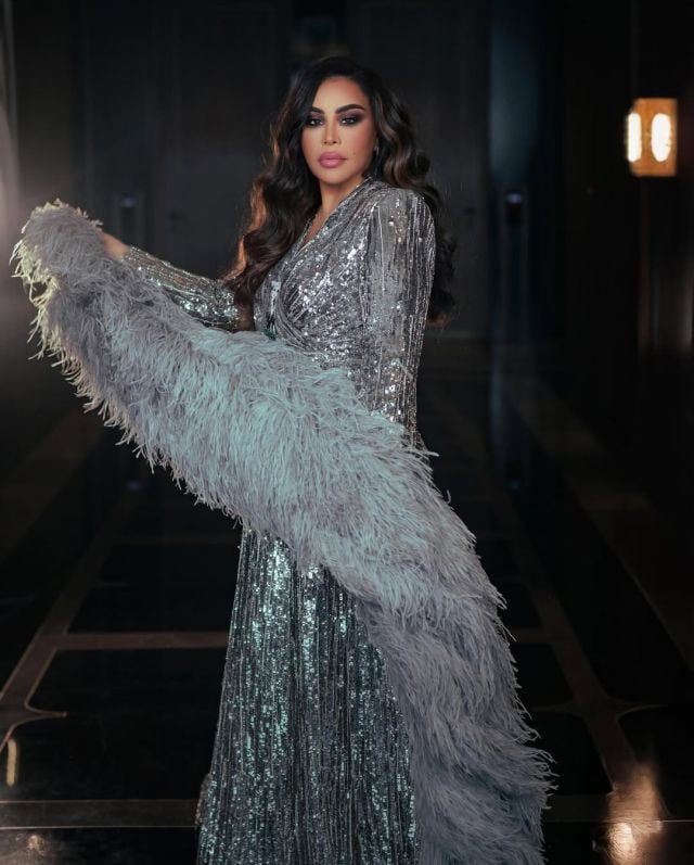 أحلام تتألق باللون الفضي