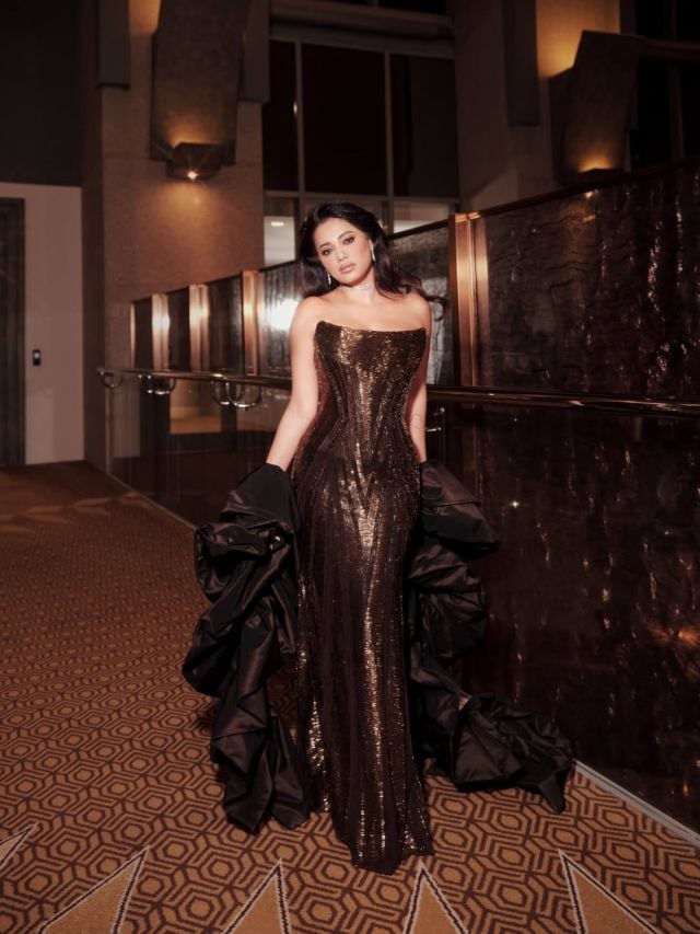 رحمة رياض باللون النحاسي الفخم