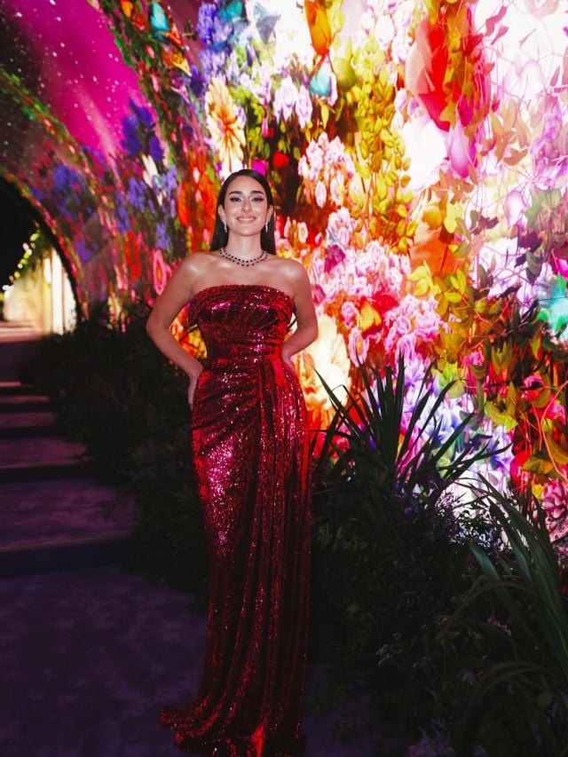 أمينة خليل بفستان من زهير مراد