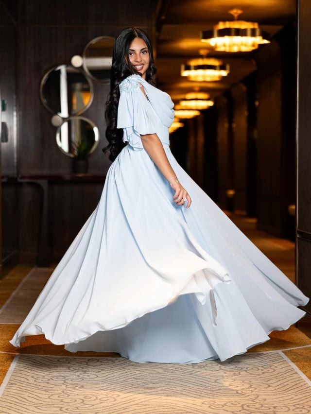 رتيل الشهري بفستان الأميرات