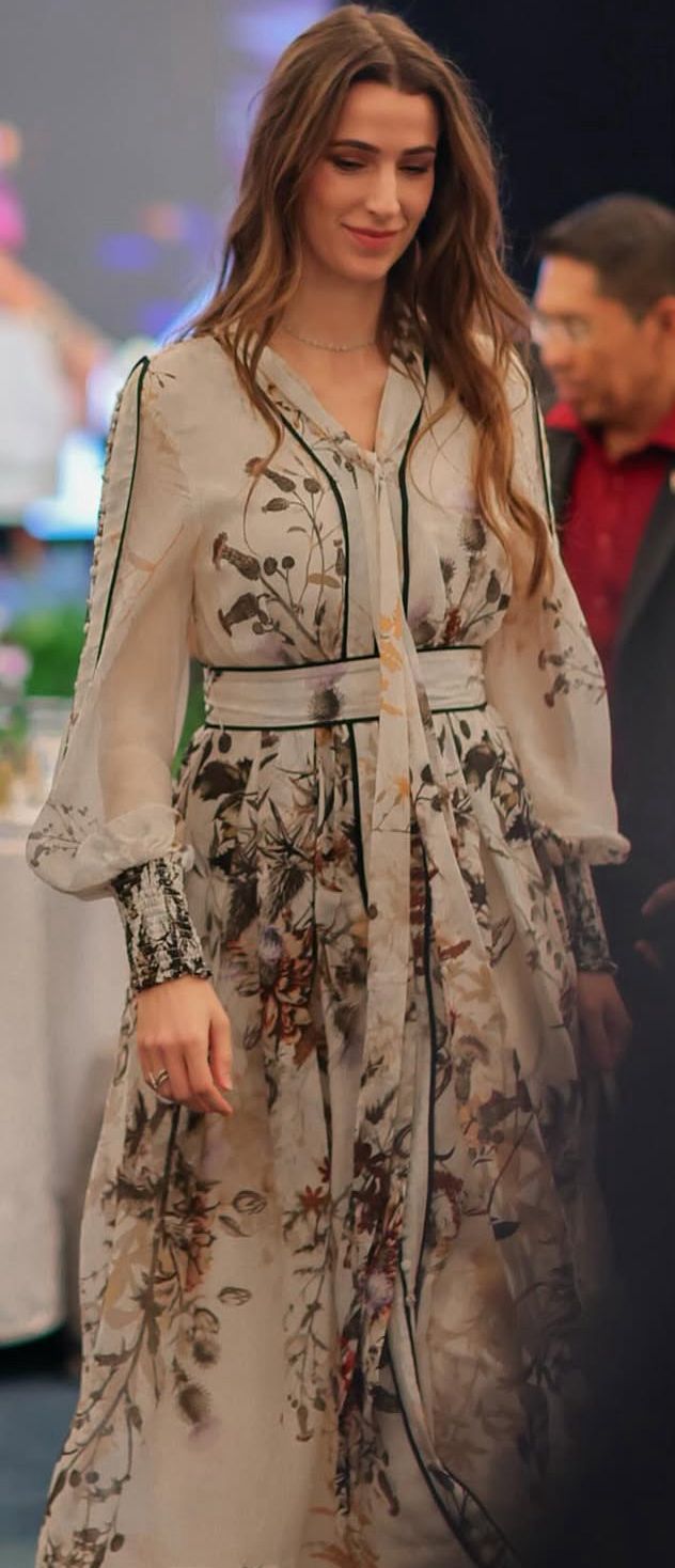 الأميرة رجوة وأسلوبها الراقي في اعتماد النقشات الناعمة