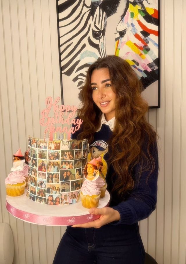 هنا الزاهد تحتفل بميلادها